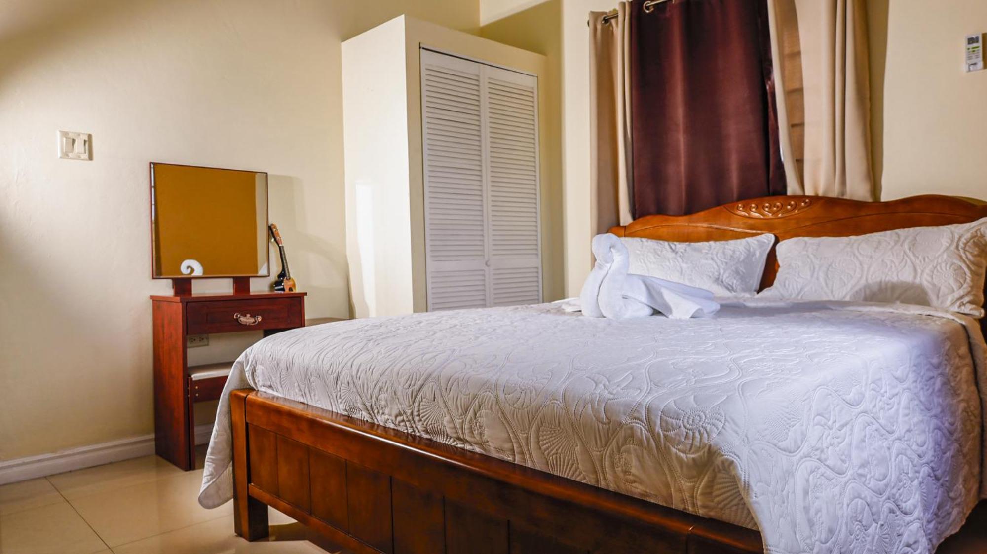 Ivs Bed And Breakfast 金斯敦 外观 照片